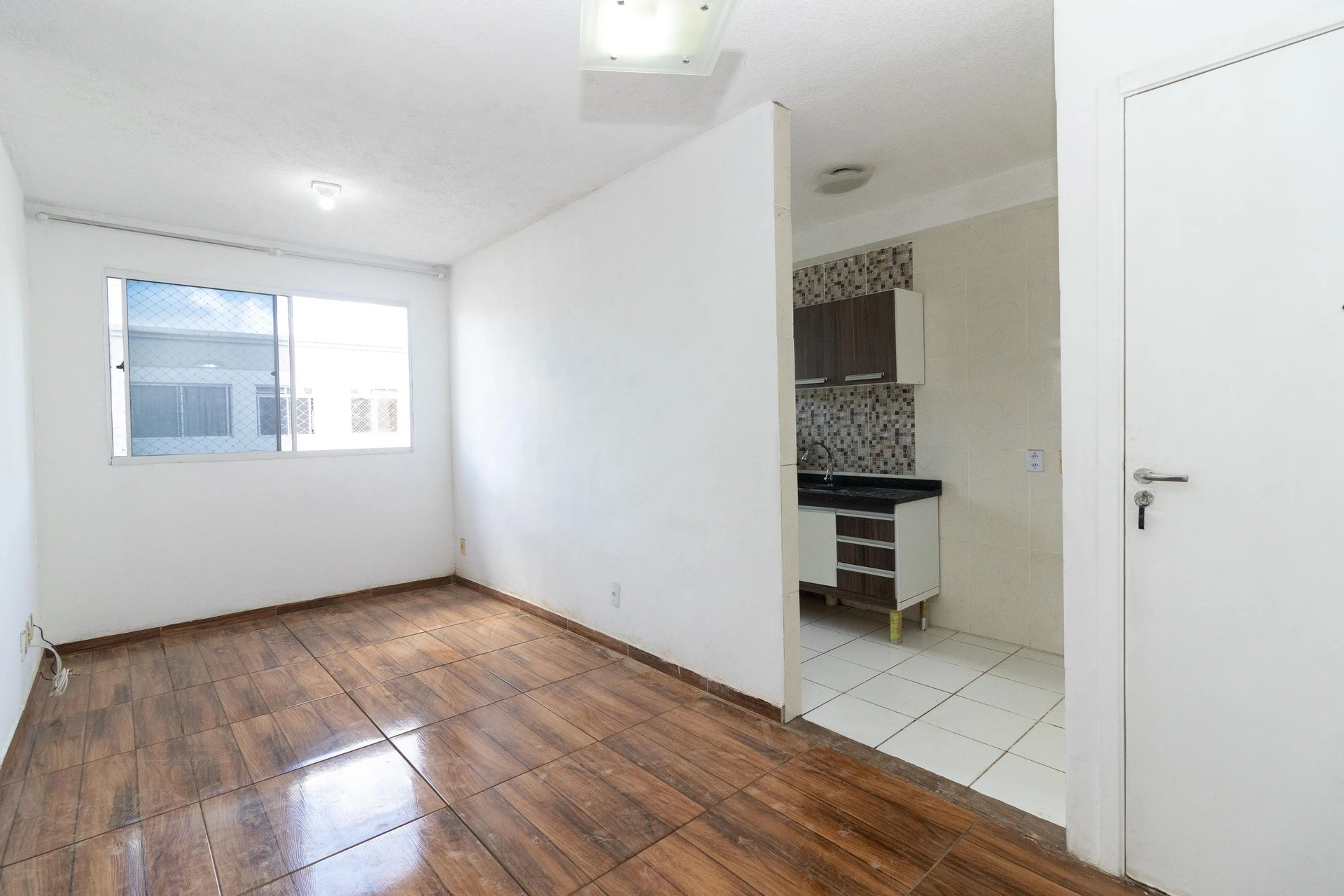 2-bedroom apartment with open-air pool access