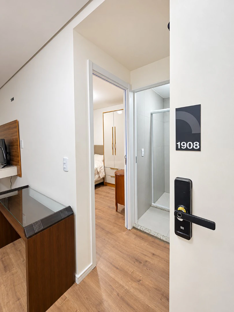Furnished apartment in a building with a gym — photo 4