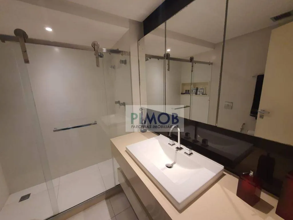 Furnished 260 m² apartment on the 23rd floor with 3 spots — photo 19