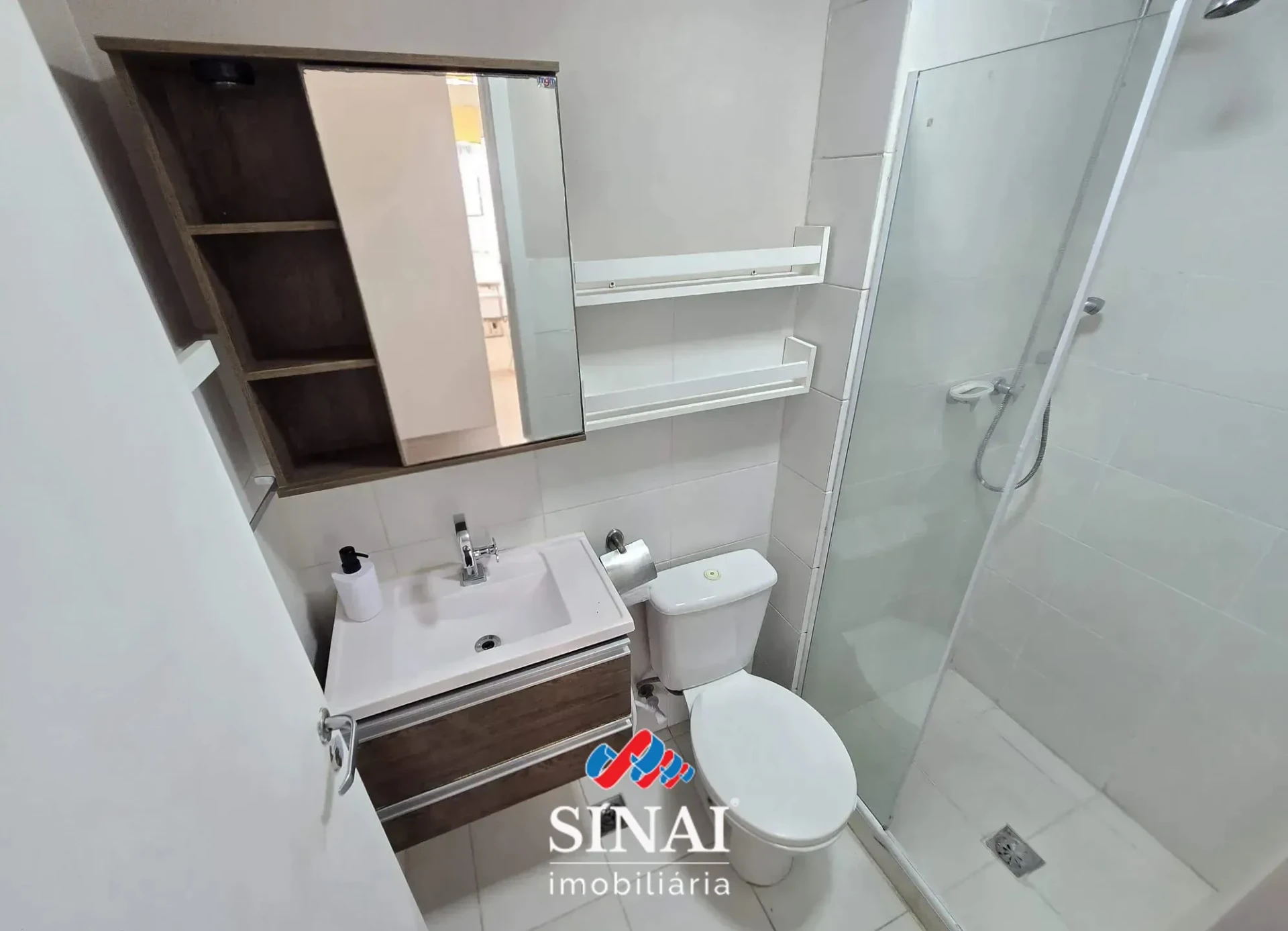 Apartamento de 2 quartos em condomínio com piscina — photo 18