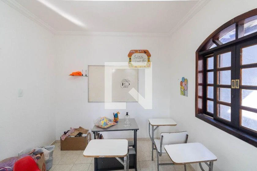 Casa com 3 quartos e 2 banheiros, 160 m² — photo 28