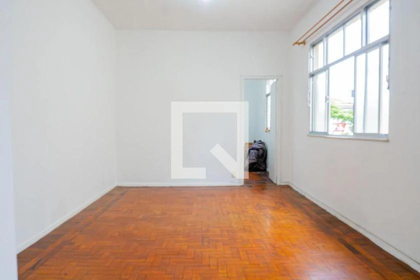 Apartment, 102 m², with wood or laminate floors — photo 9