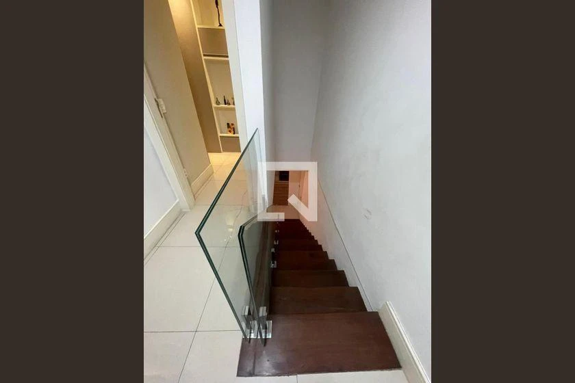 Apartamento mobiliado com 3 quartos e 280 m² — photo 19