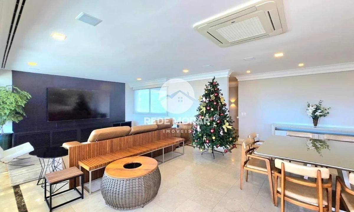 4-bedroom apartment with a water view — photo 17