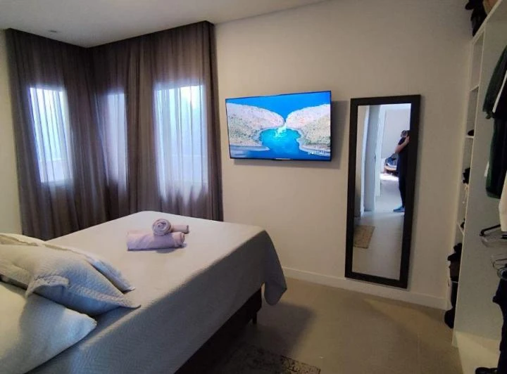 House with 2 en-suite bedrooms and 3 parking spots — photo 2