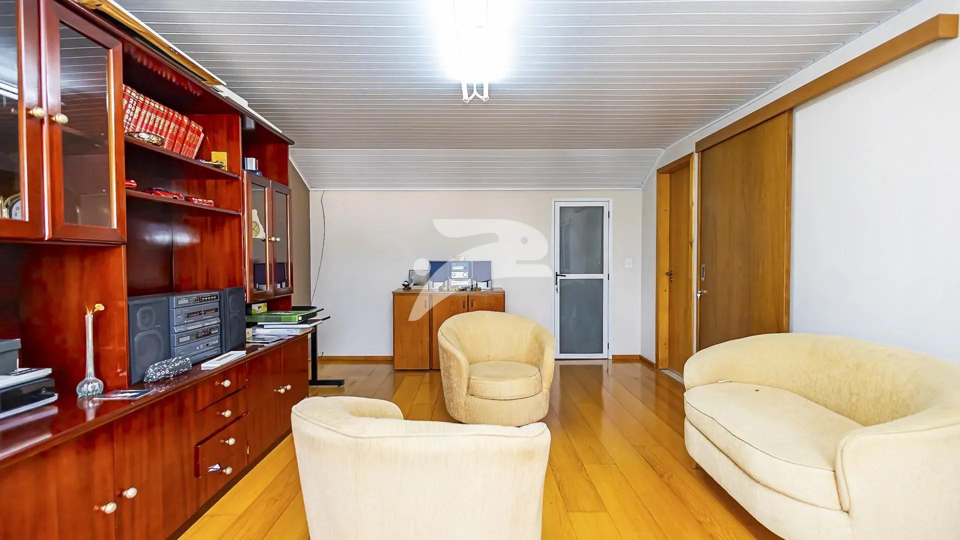 House with 3 bedrooms and a private BBQ area — photo 21