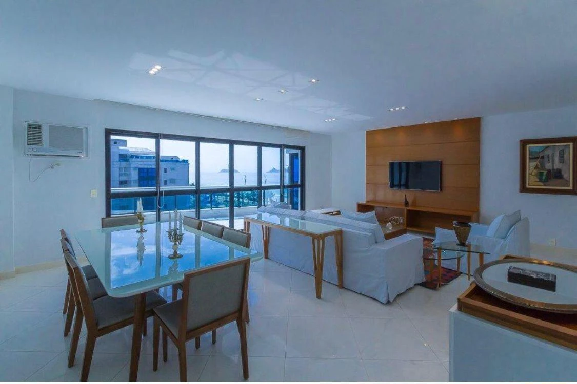 Apartamento mobiliado de 214 m² com 4 quartos e 5 banheiros — photo 16