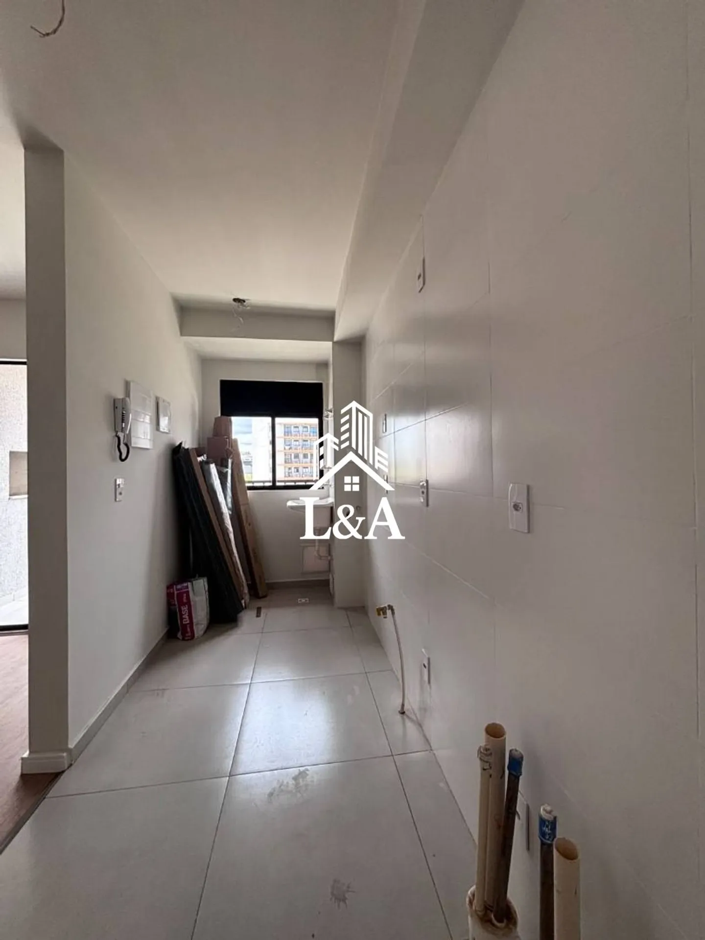 3-bedroom apartment in a building with a pool — photo 23