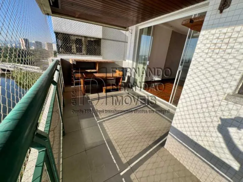 3-bedroom apartment with balcony grill and fitted details — photo 15