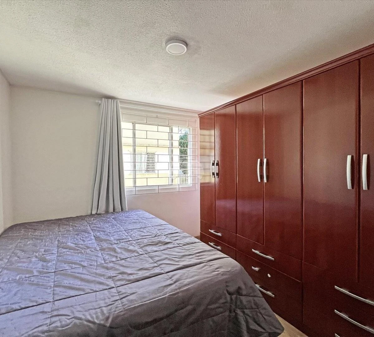 3-bedroom apartment with wood or laminate floors in Curitiba — photo 3