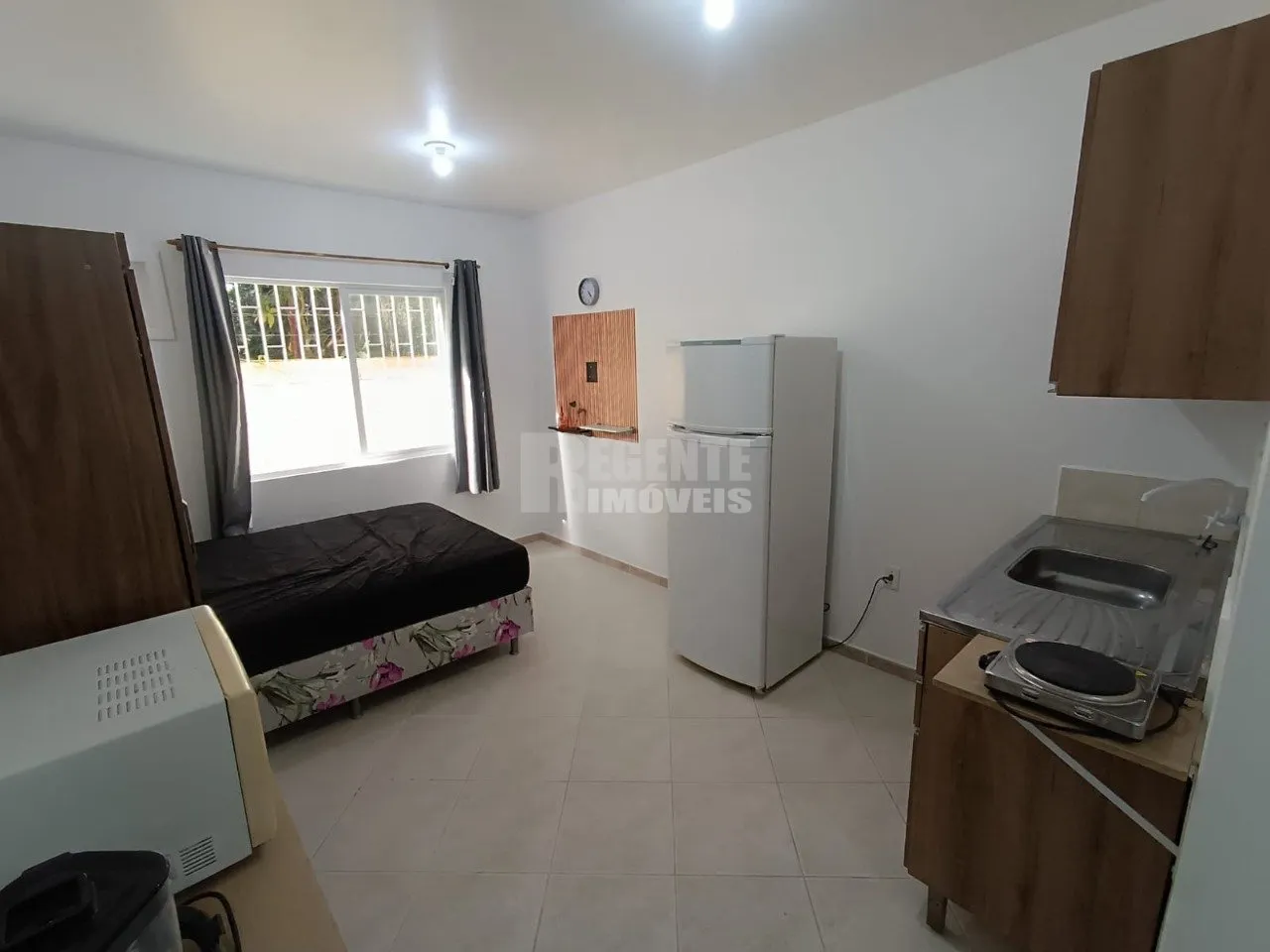 Furnished 30 m² studio with 1 parking space and 1 bath — photo 5