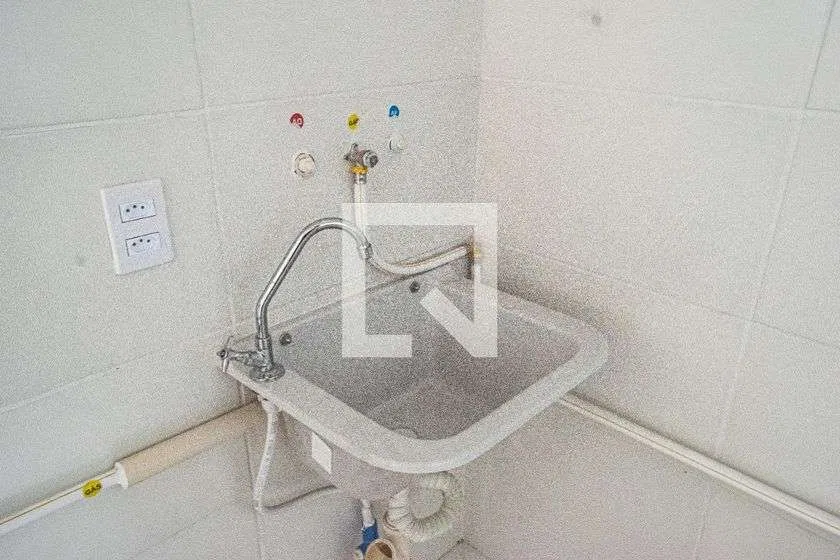 Apartamento de 2 dormitorios con cocina cerrada y cocina a gas — photo 3