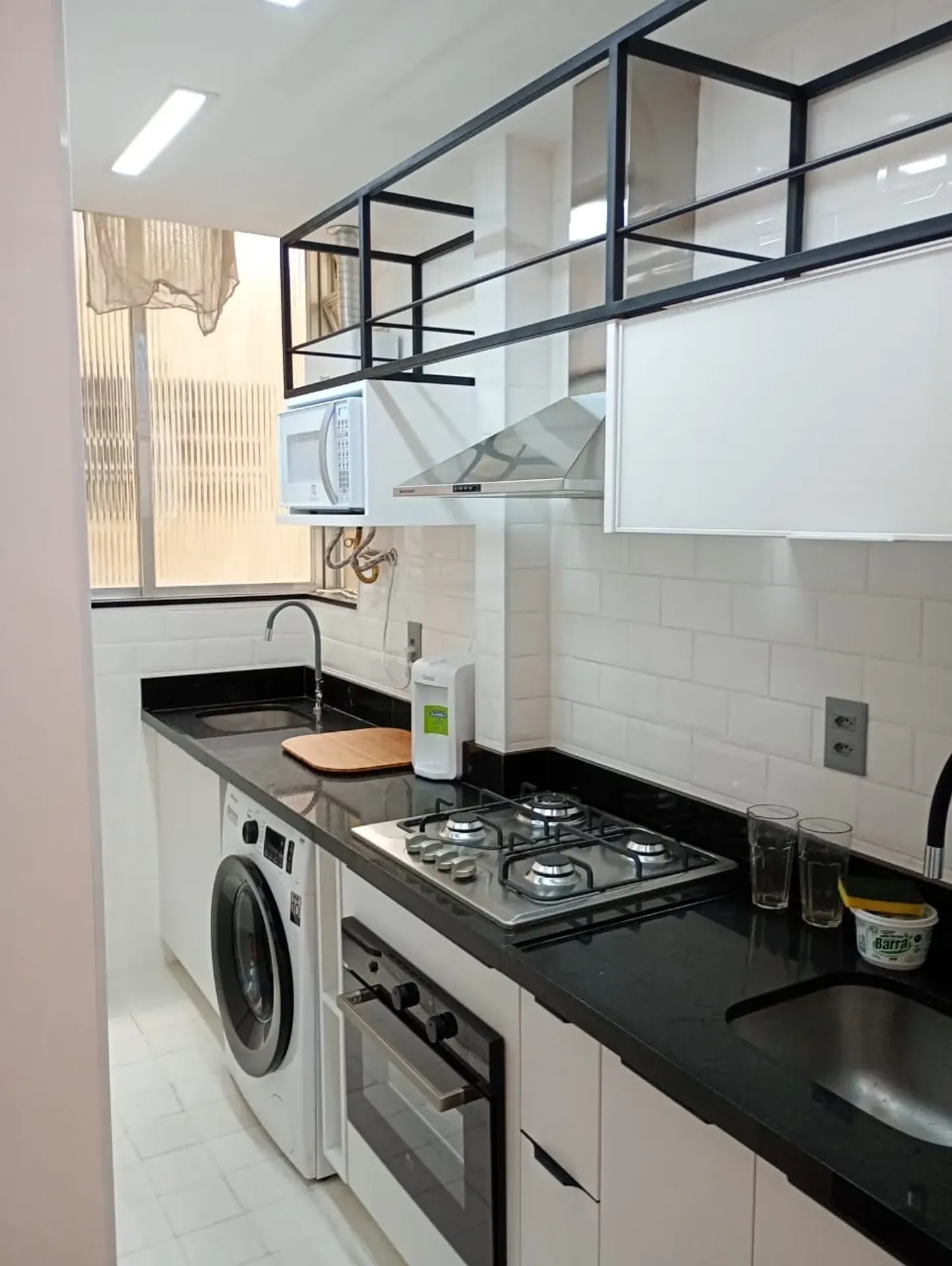 One-bedroom apartment with a home office — photo 2