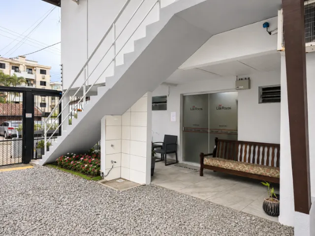 Apartamento amueblado con 2 dormitorios y ducha de vidrio — photo 14