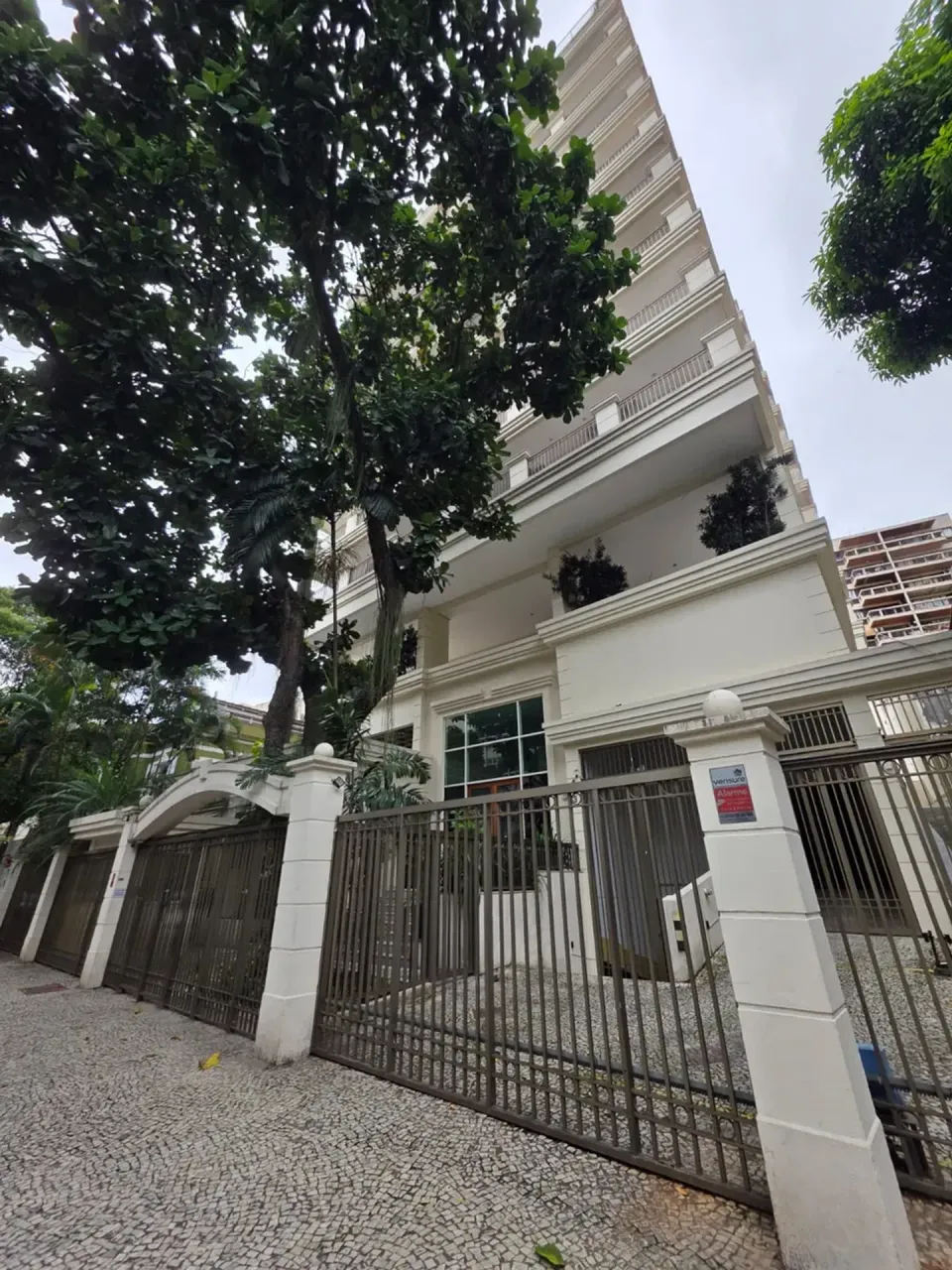 Rental apartment with 2 bedrooms, 2 bathrooms and 97 m² — photo 4