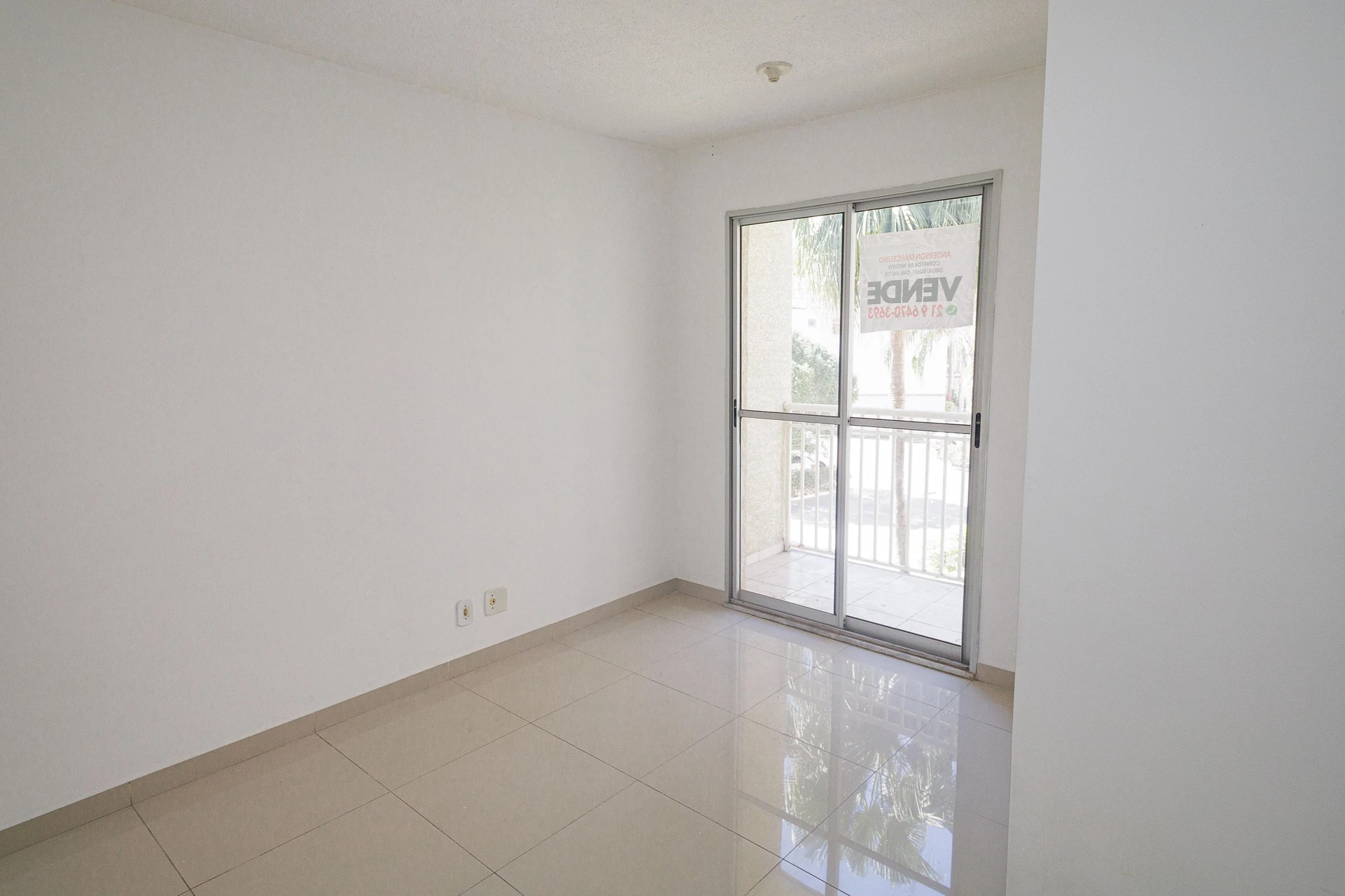 Unfurnished 2-bedroom apartment with 1 bathroom and parking — photo 3