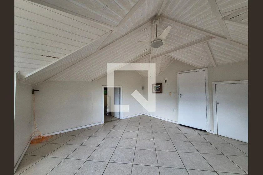 245 m² house with 3 en-suite bedrooms and 2 parking — photo 49