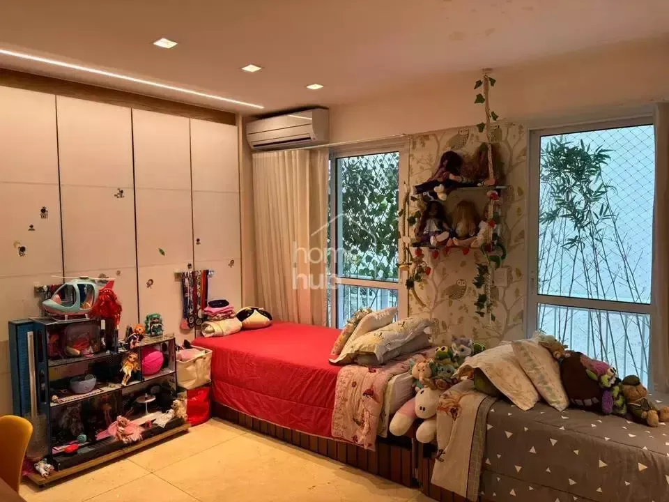 Furnished apartment, 169 m², with a glass-enclosed balcony — photo 18