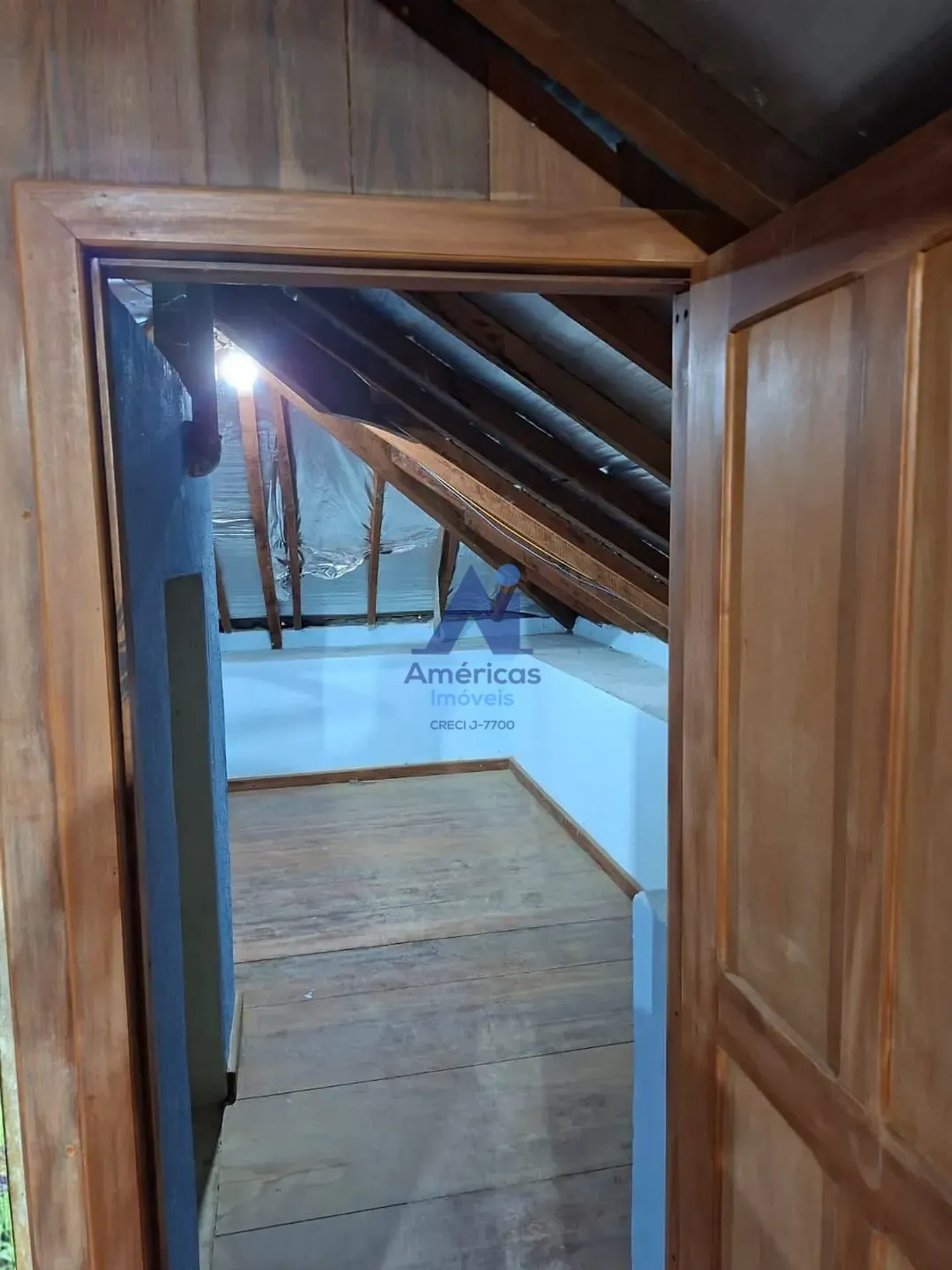 Casa sem mobília com churrasqueira na varanda — photo 28