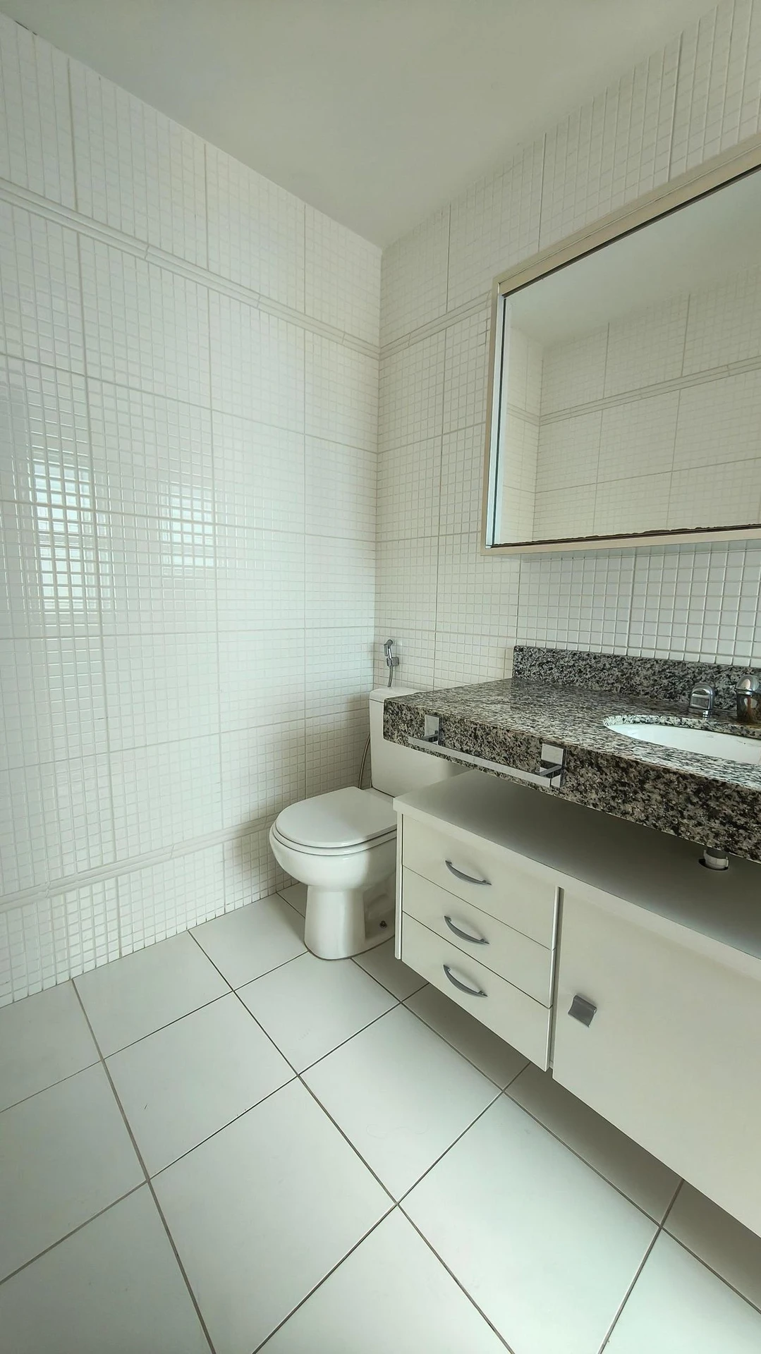 Apartamento com 3 suítes e fogão a gás na cozinha — photo 27