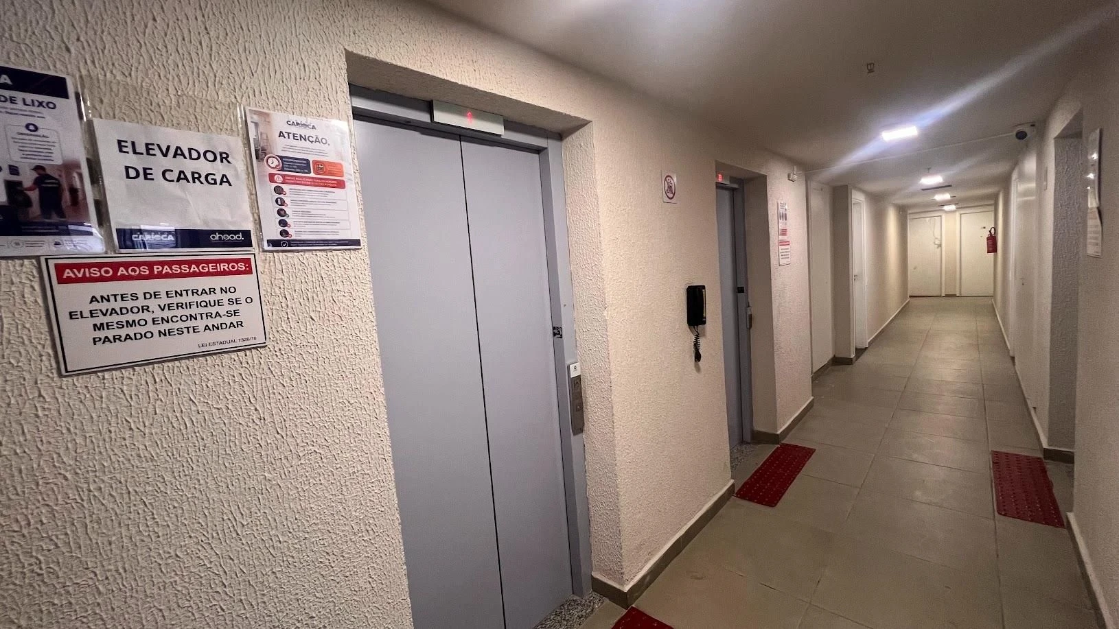 Apartamento de 2 quartos com varanda fechada de vidro — photo 2