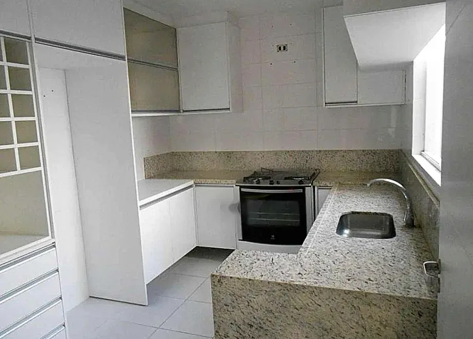 3-bedroom townhouse with suite, 214 m² and 2 parking — photo 2