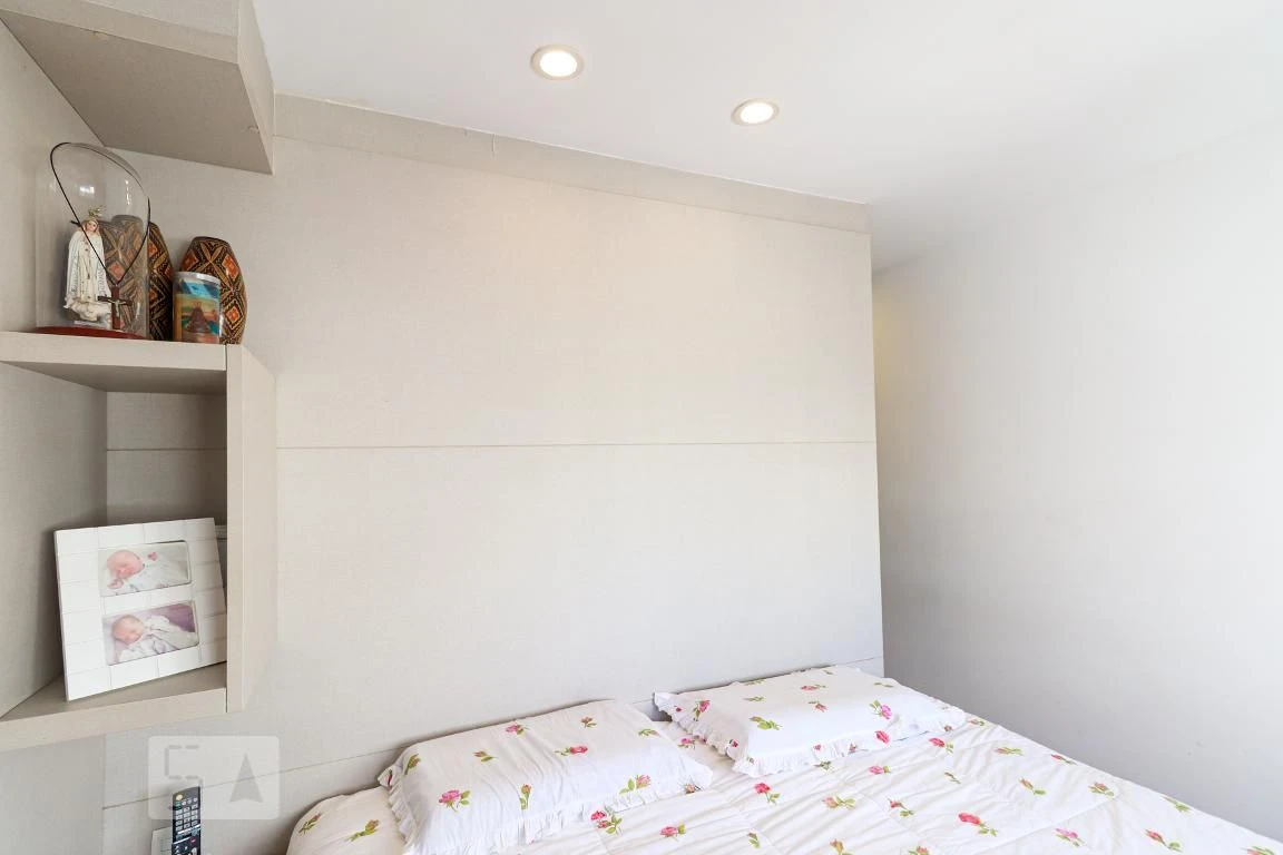 Rental apartment with 4 bedrooms and a glassed-in balcony — photo 47
