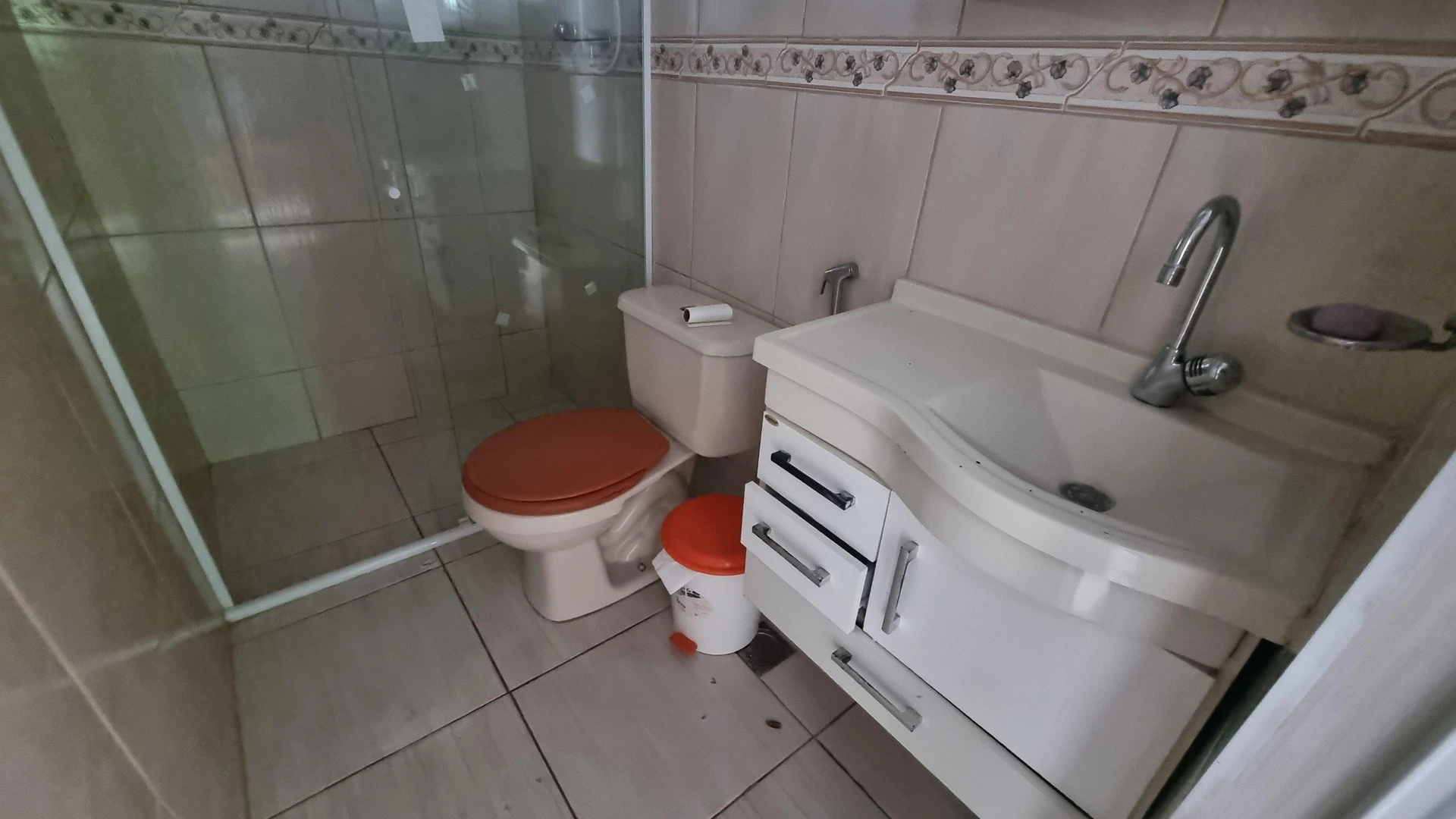 Washing machine in a 5-bedroom house, 200 m² — photo 17