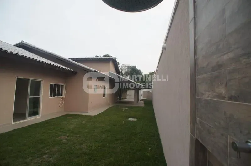 Casa de 420 m² com varanda gourmet e banheira — photo 16