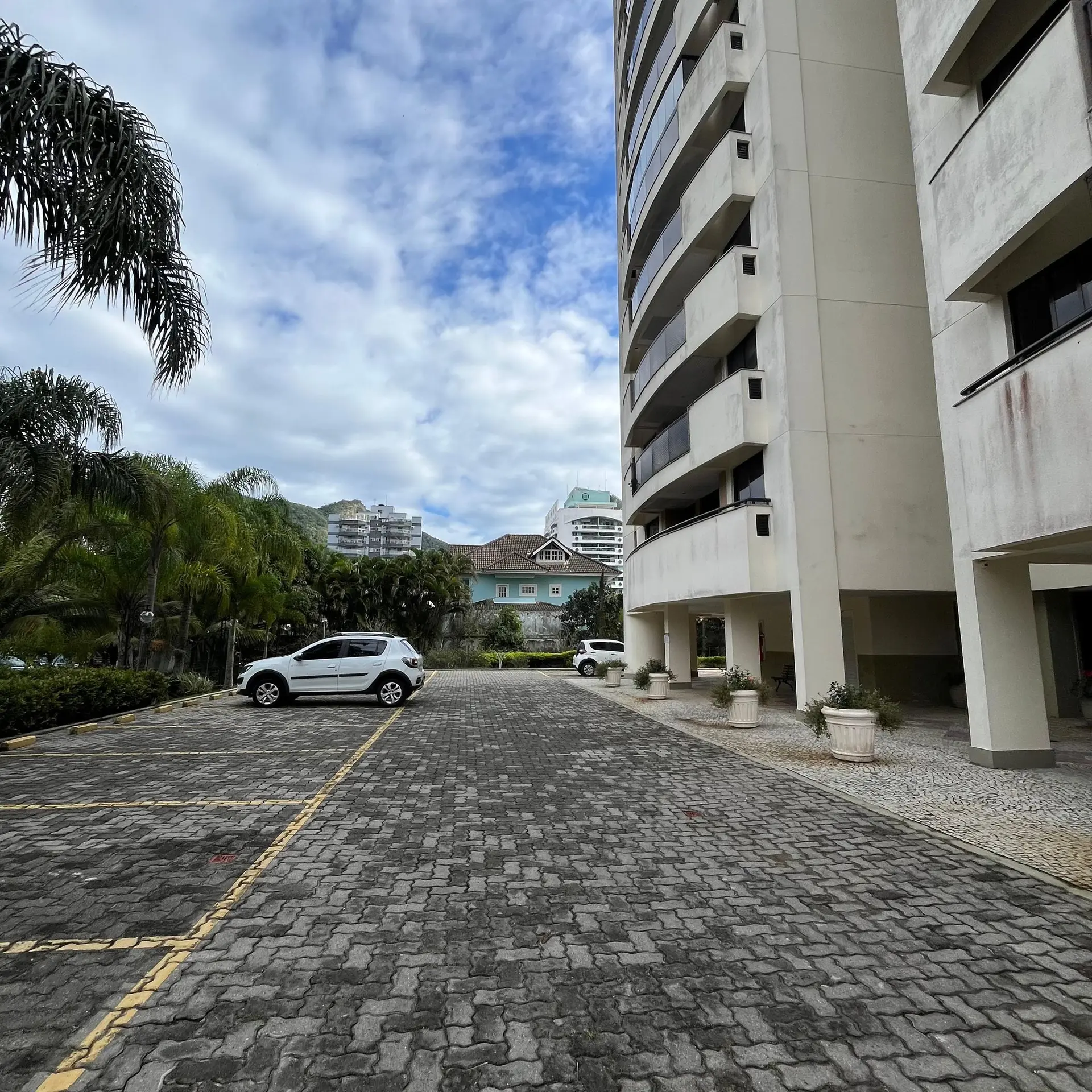 Apartamento mobiliado com 2 quartos e varanda envidraçada — photo 18