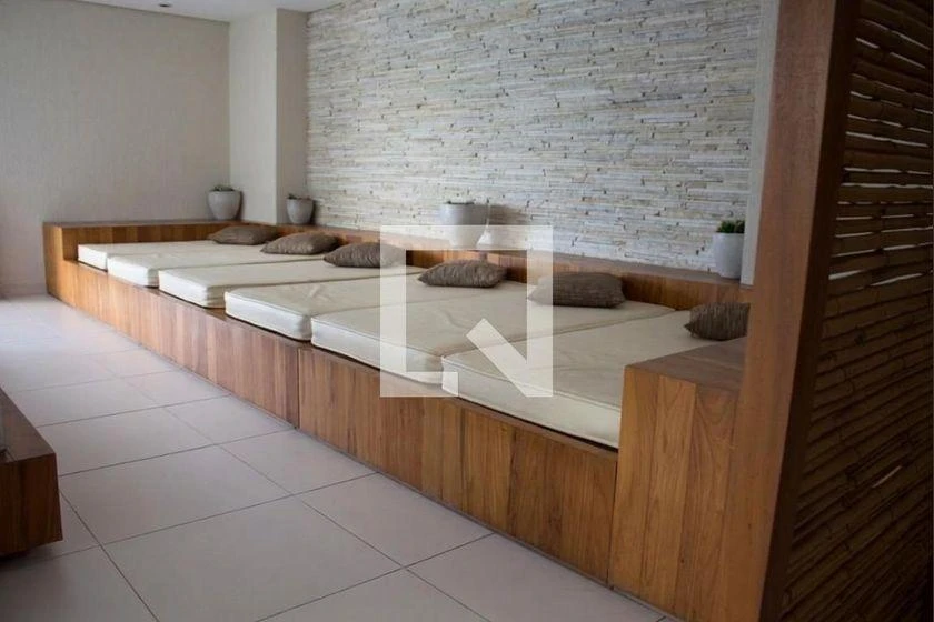 Glass-enclosed balcony in a 2-bedroom apartment, 69 m² — photo 4
