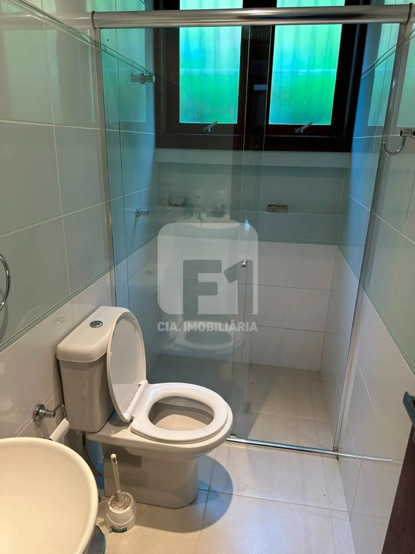 Furnished house with 6 bedrooms and 650 m² total — photo 63