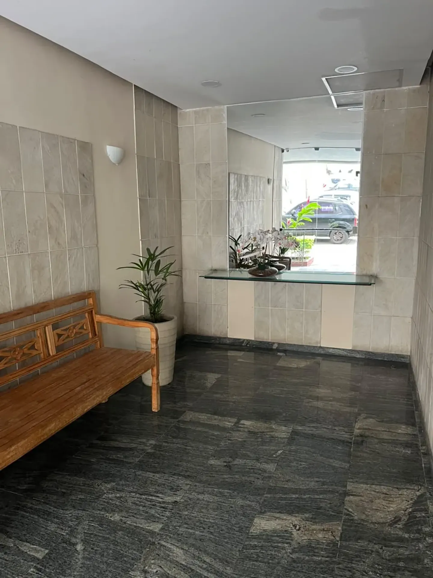 Apartment on the 1st floor with wood or laminate floors — photo 29