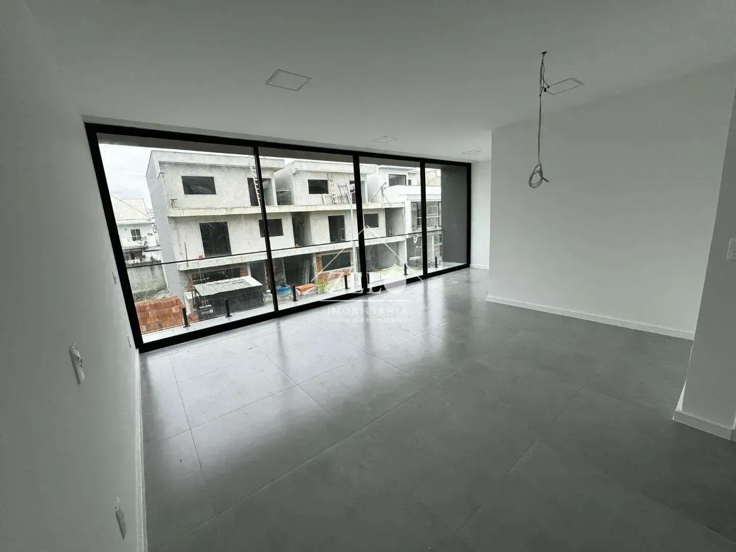 Casa com 4 quartos e 4 banheiros, cozinha integrada — photo 19