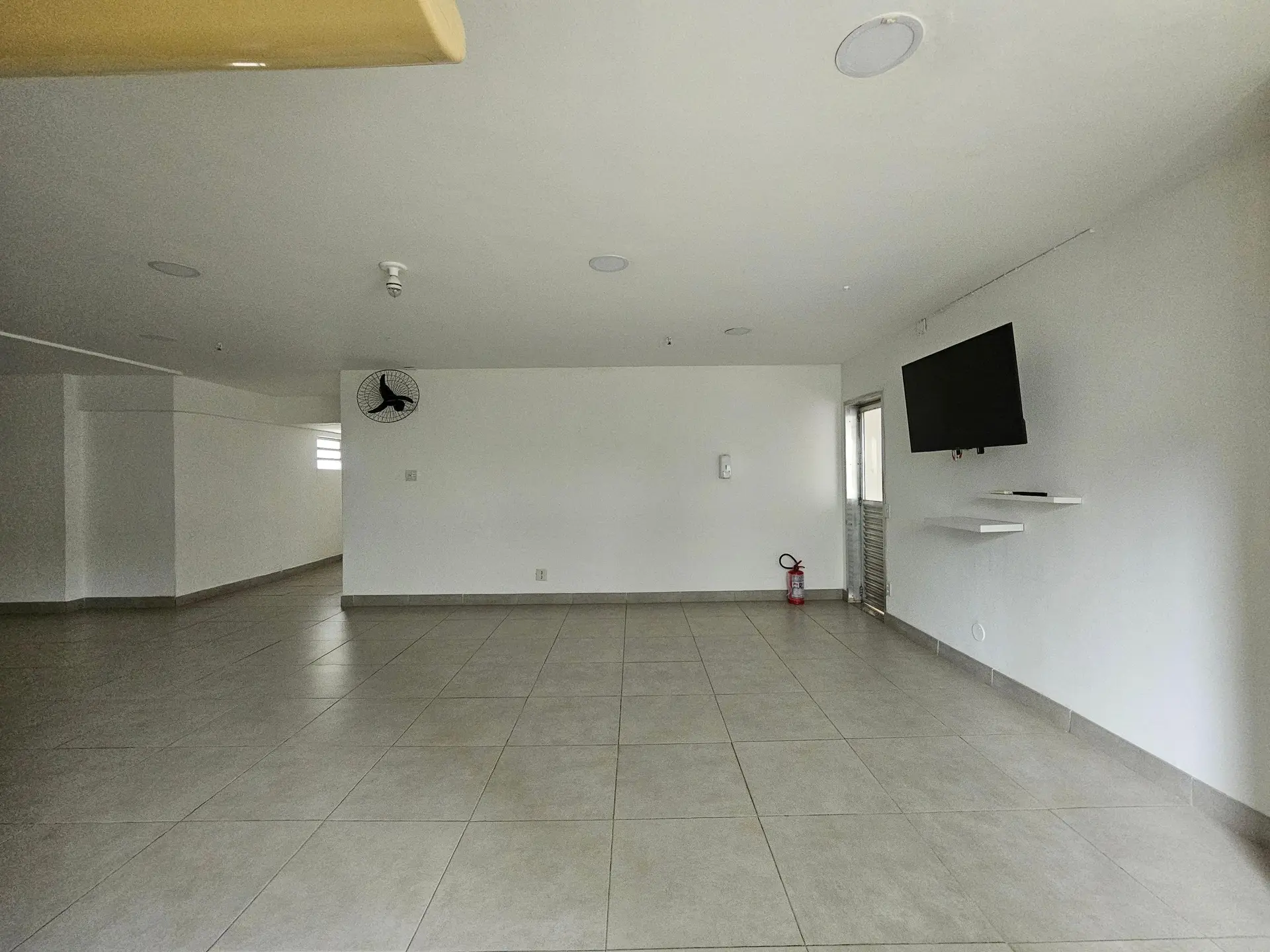 356 m² apartment with a water view and a home office — photo 10