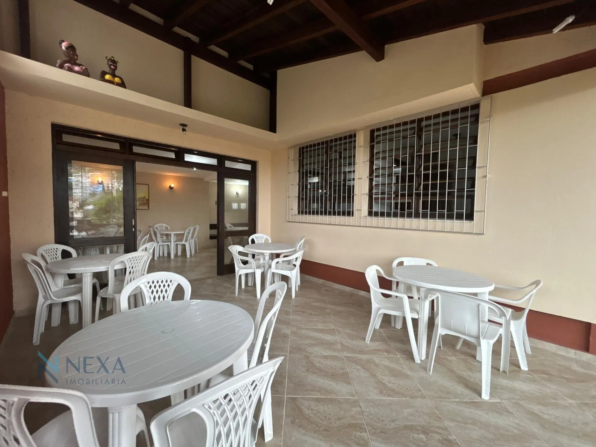 House with 5 bedrooms and 499 m², 2 en-suites — photo 31