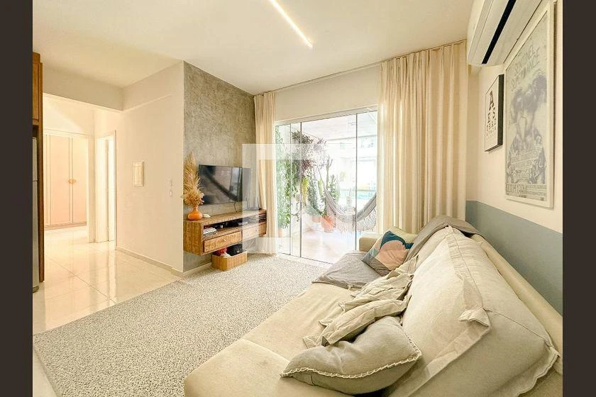 Balcony with a grill in a 2-bedroom apartment, 92 m² — photo 24