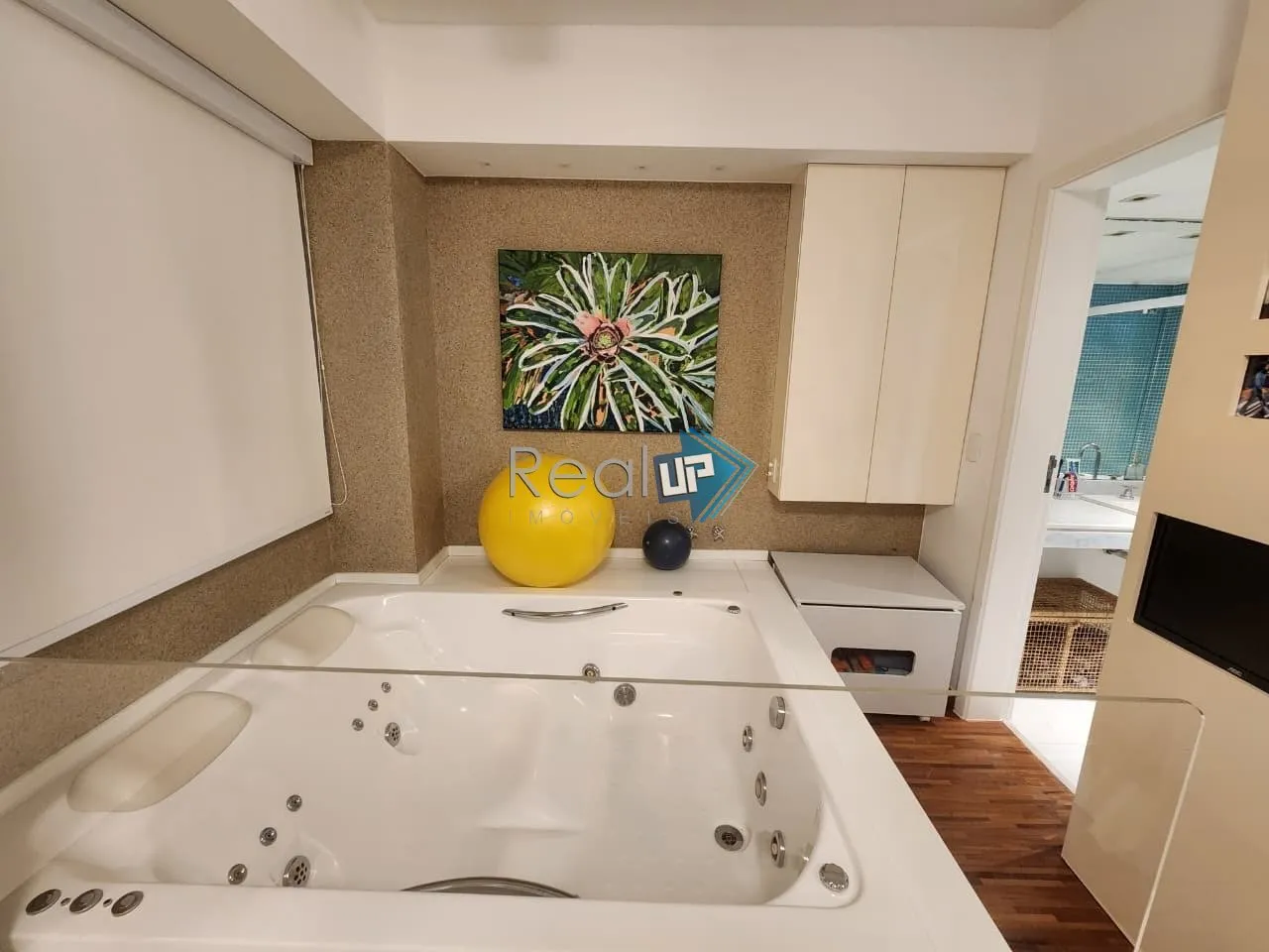 4-bedroom apartment with 227 m² and 3 parking spaces — photo 34