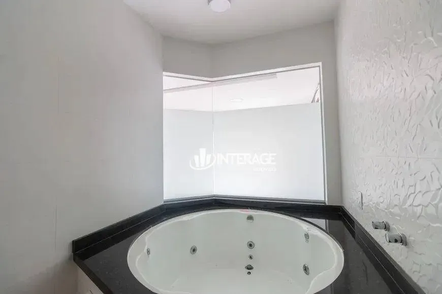 House with 5 bedrooms and 6 bathrooms, 145 m² — photo 23
