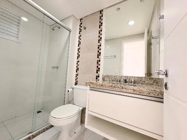 2-bedroom apartment in a building with a gym — photo 7