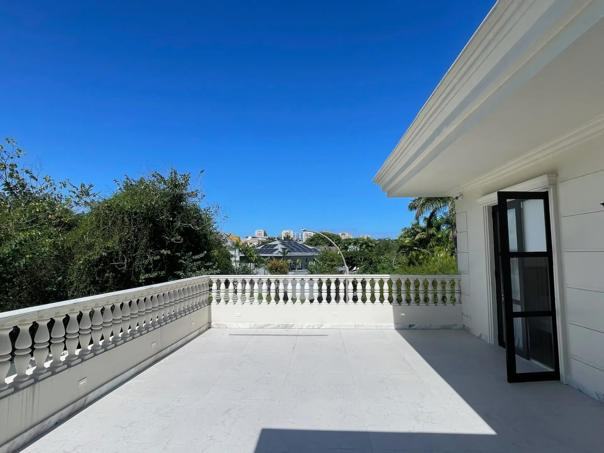 Casa mobiliada com 5 quartos, 5 banheiros e 1.000 m² — photo 36
