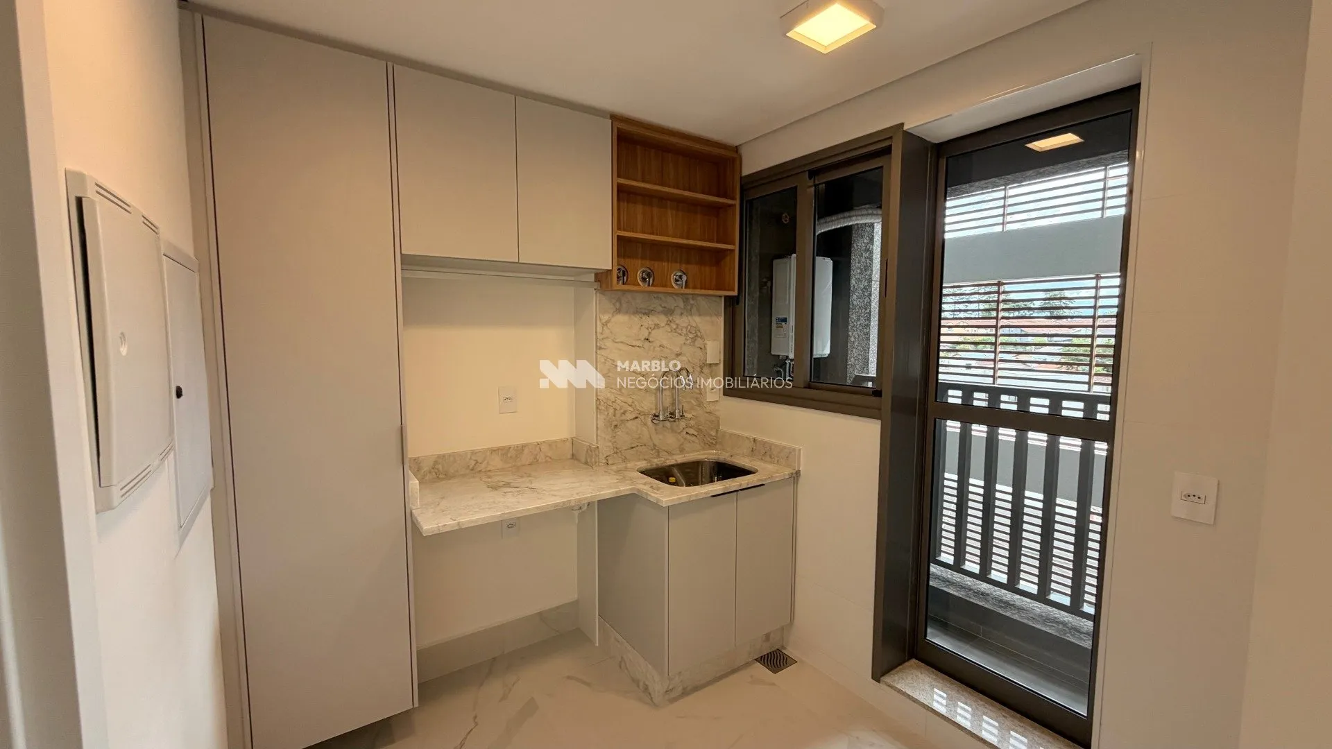 Apartment on the 5th floor with floor-to-ceiling windows — photo 46