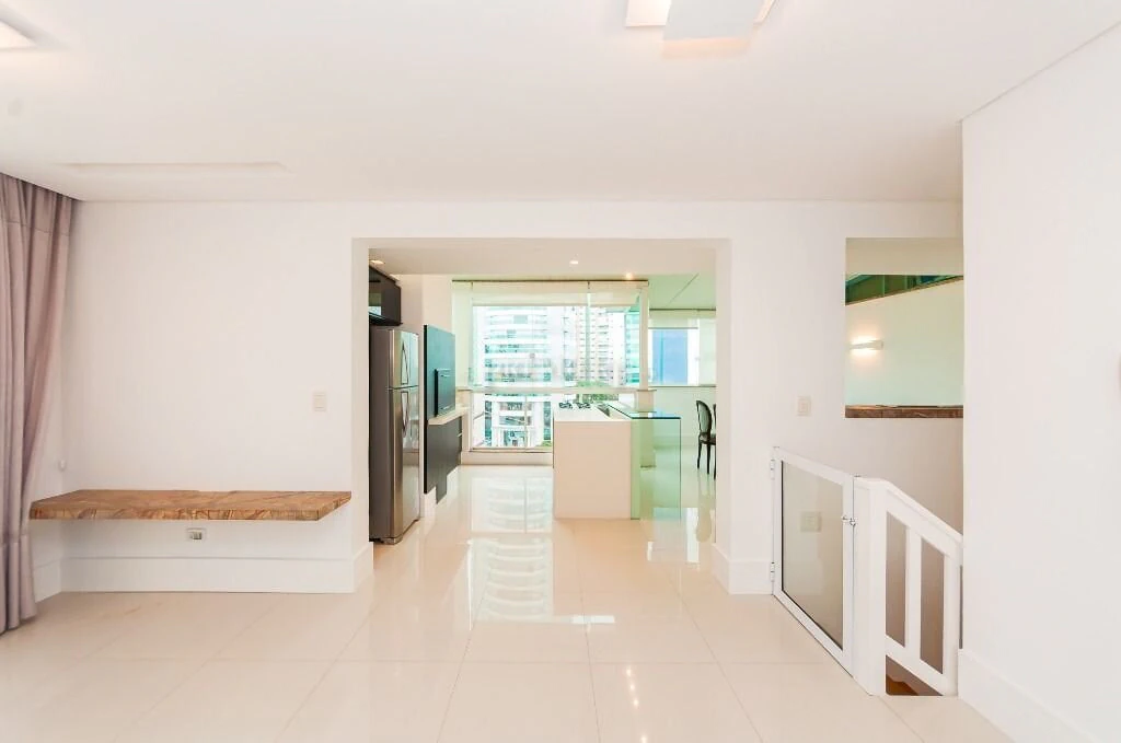 3-bedroom apartment, 1 with its own bathroom, 192 m² — photo 29