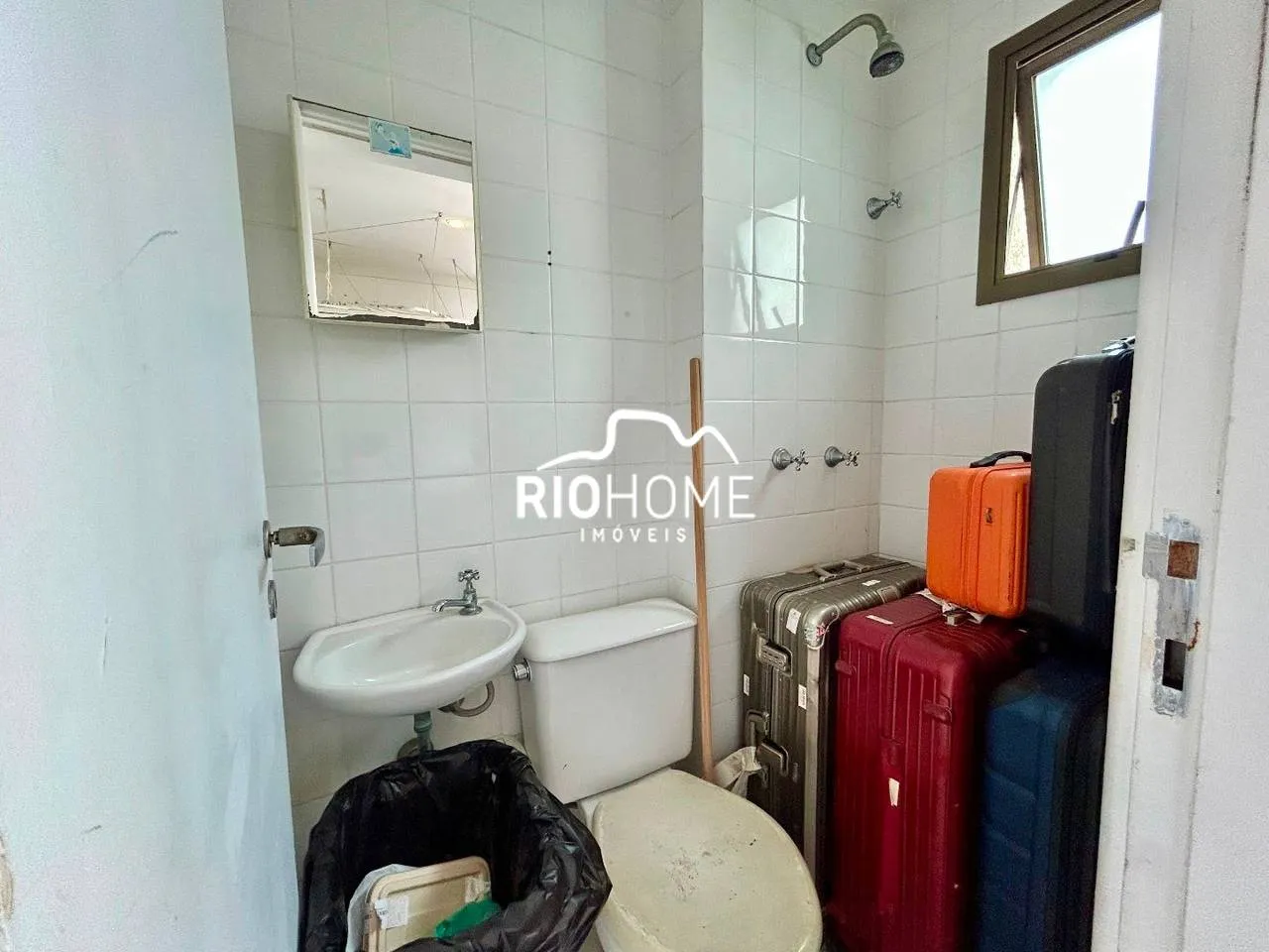 4-bedroom apartment with a water view in Rio de Janeiro — photo 30