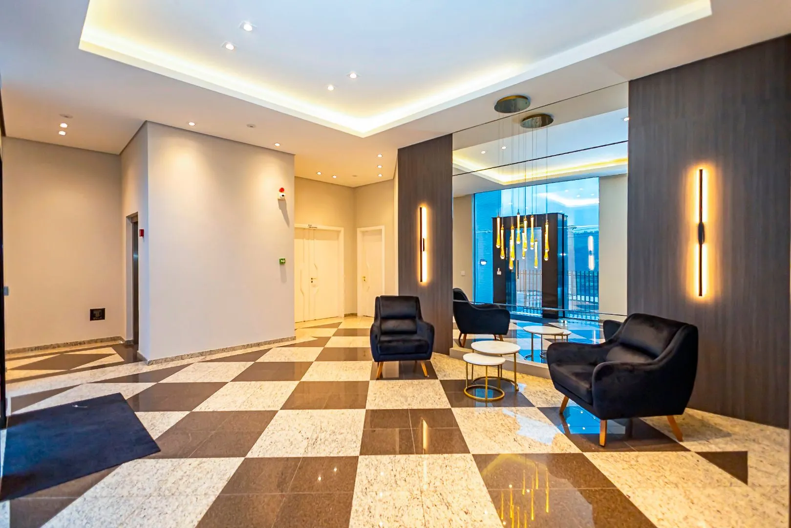 Furnished apartment with open-plan kitchen and 4 bedrooms — photo 40