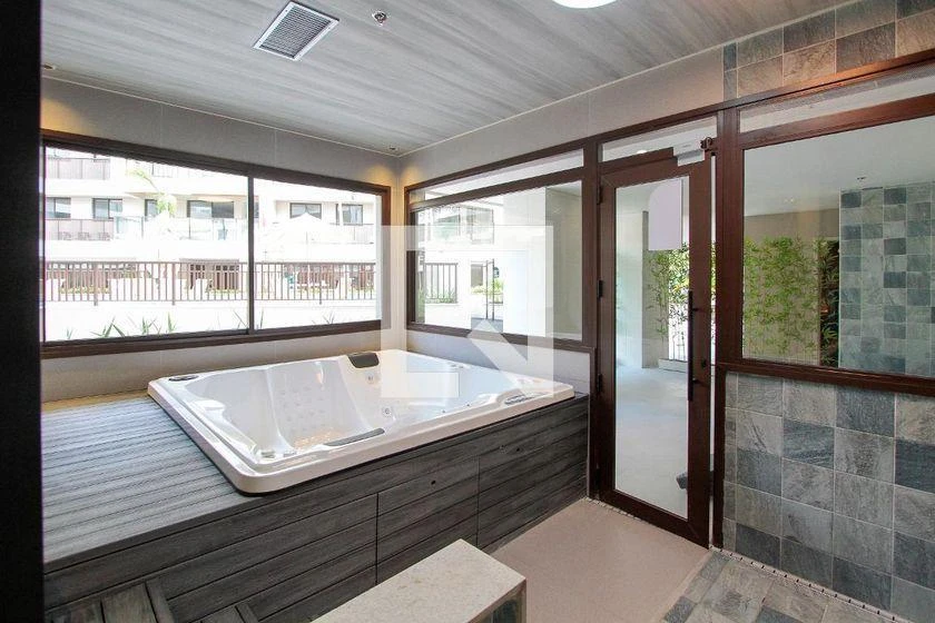 Квартира 94 м² з робочим місцем та балконом із грилем — photo 32