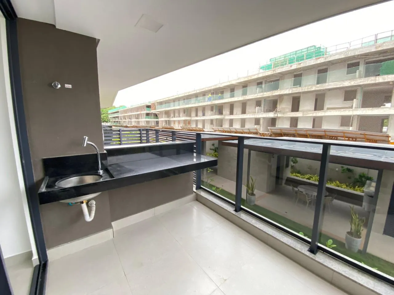 3-bedroom rental apartment with enclosed balcony — photo 14