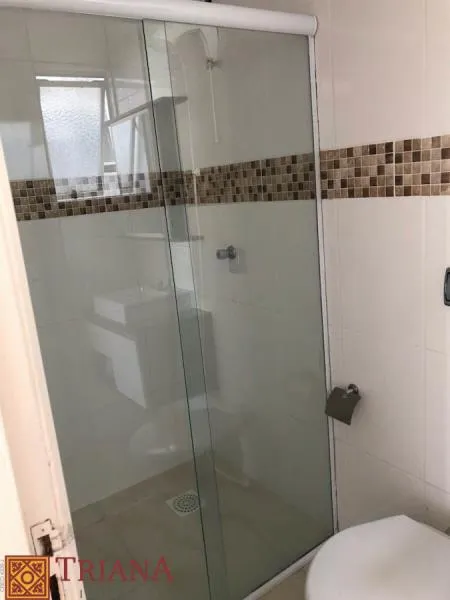 44 m² apartment with 2 bedrooms and a glass shower — photo 12