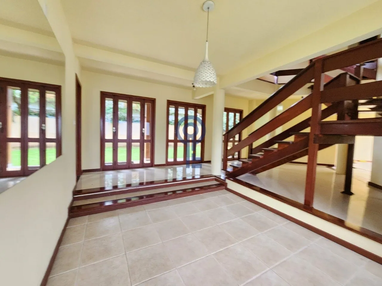 Casa en condominio con 4 dormitorios y 4 baños