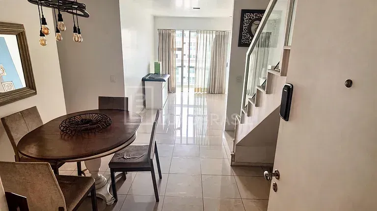 Furnished apartment with 3 bedrooms and 200 m² — photo 11